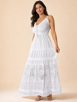 Vestido Blanco Boho con Bordado Floral y Lazo