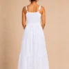 Vestido Blanco Boho con Escote V y Bordado Floral - Imagen 3