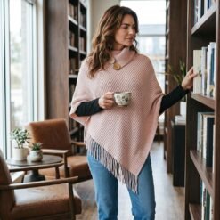 moderno poncho tejido con cuello y botones elegantes rosa