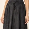 Falda Larga Boho Negra de Viscosa con Líneas Doradas - Imagen 2