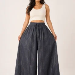 Alternative view of Pantalón Palazzo Negro con Líneas Doradas – Talla Única