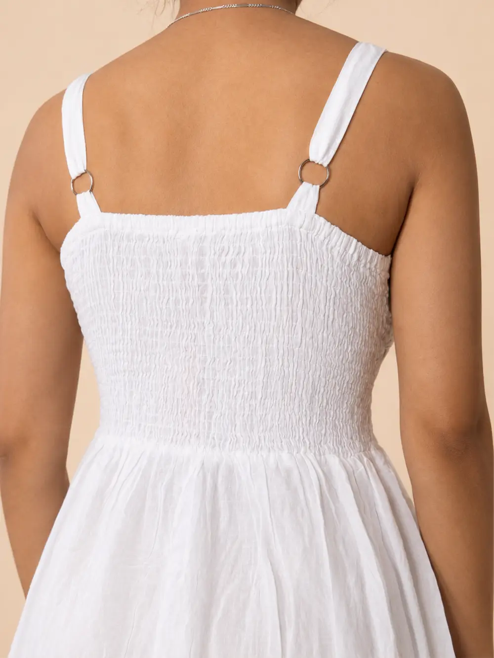 Vestido Blanco Largo Bordado con Cintura Elasticada - Imagen 8