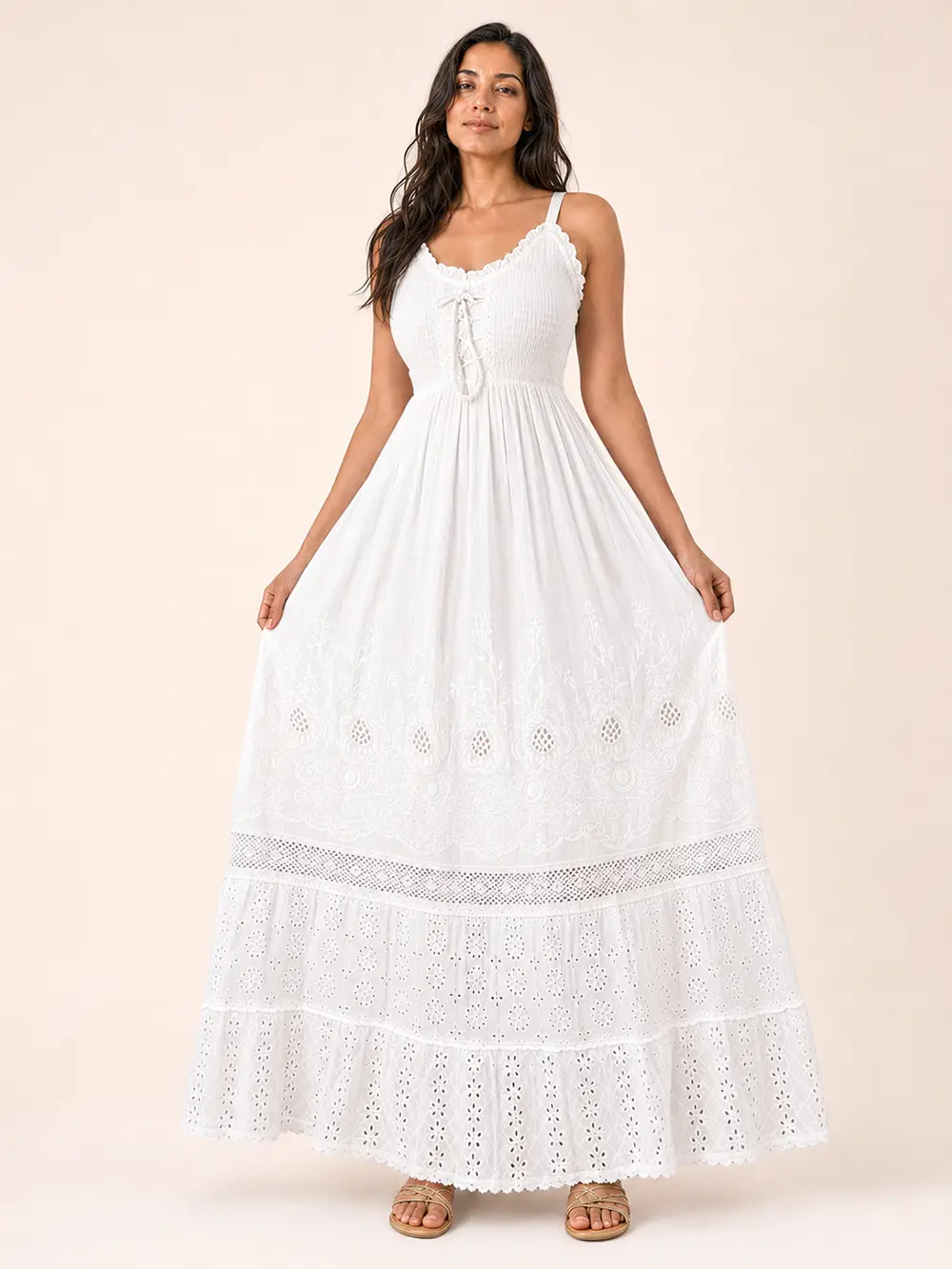 Vestido Blanco Largo con Pecho Elasticado y Broderie - Imagen 2
