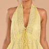 Escote halter con encaje del vestido maxi amarillo lima
